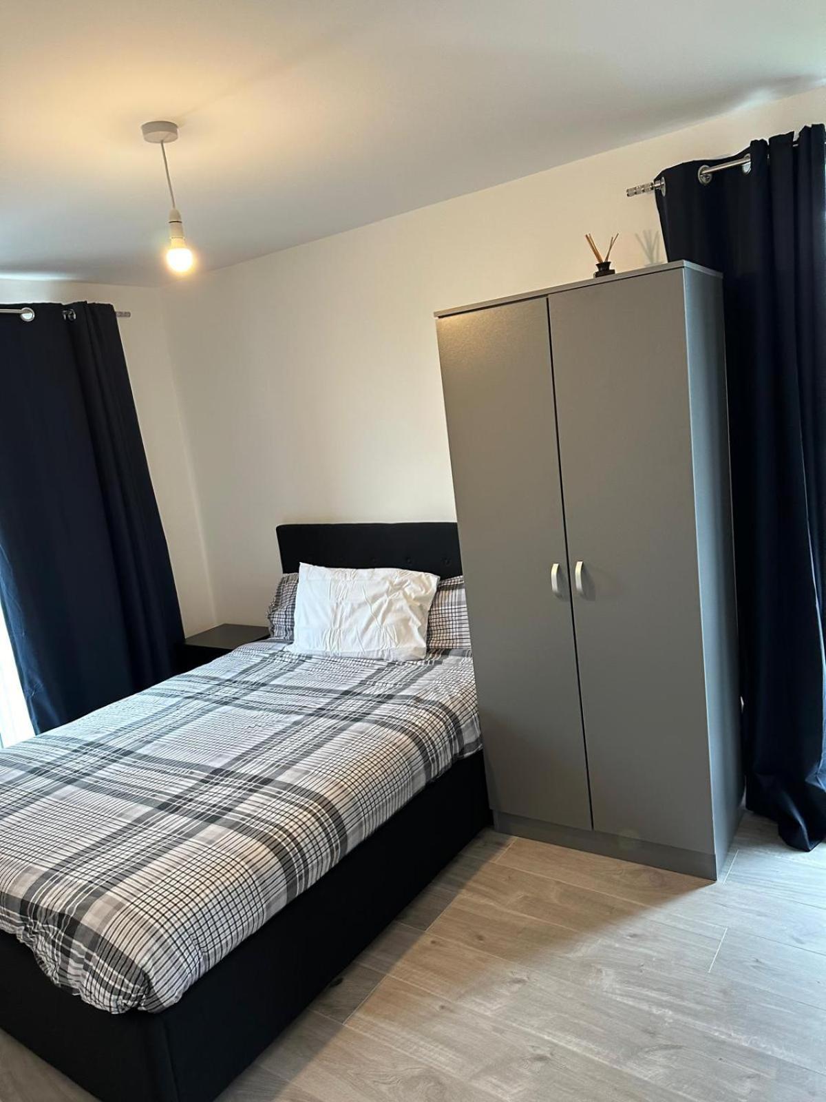 Lush King Ensuite In A Shared Home Manchester Eksteriør billede