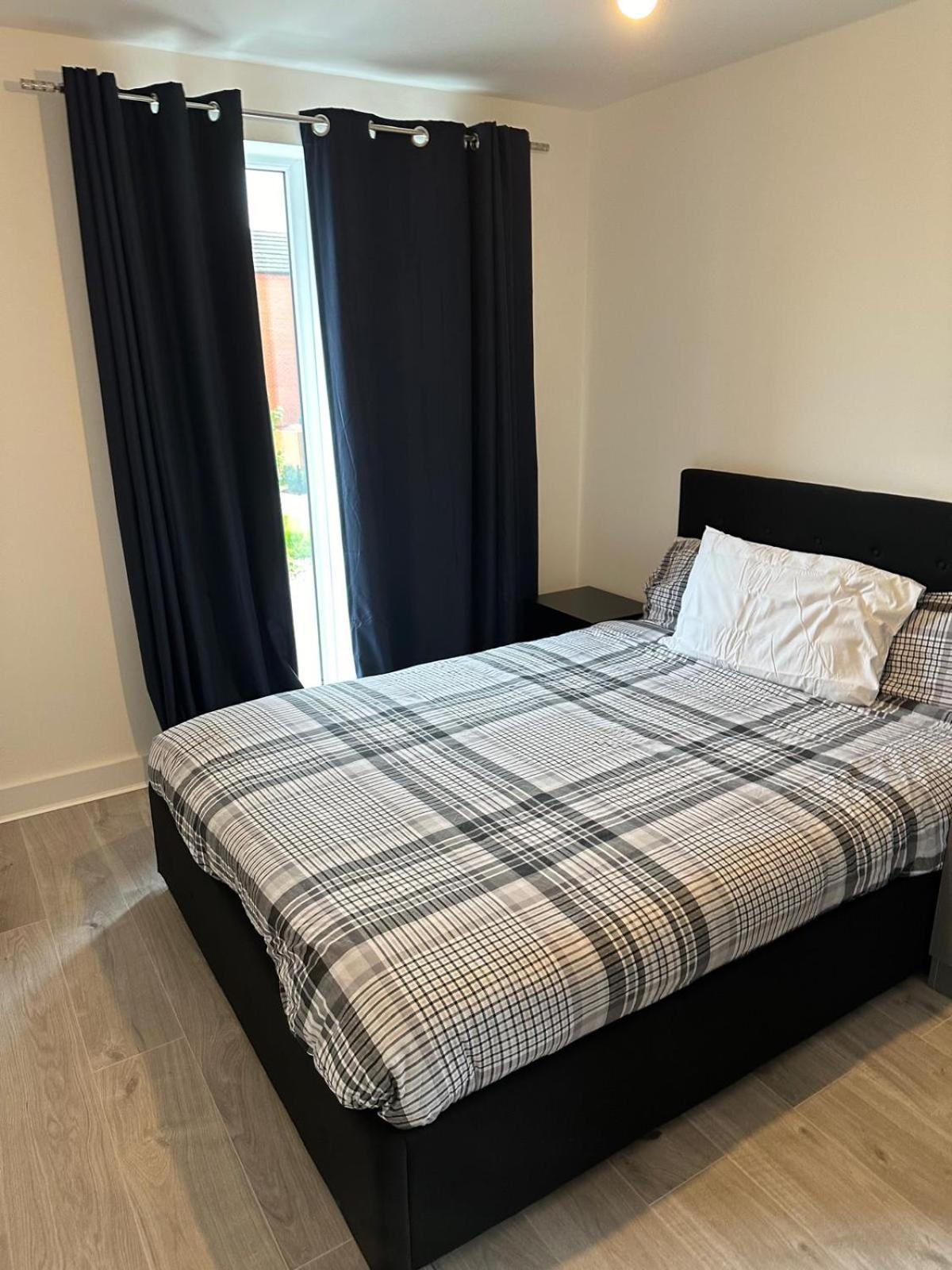 Lush King Ensuite In A Shared Home Manchester Eksteriør billede