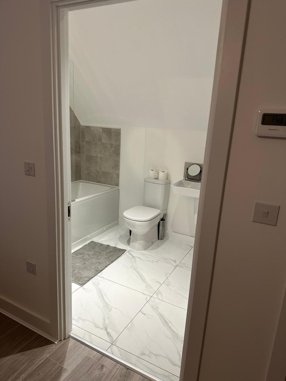 Lush King Ensuite In A Shared Home Manchester Eksteriør billede